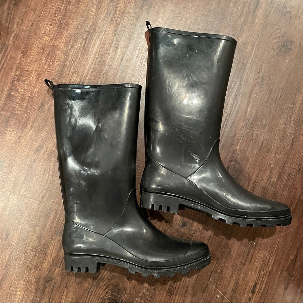 LAST CHANCE!! NWOT Capelli of New York rain boots